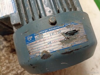 Elektromotor s převodovkou - 6