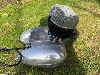 ORIGINÁL TÉMĚŘ ULOŽENKOVÝ MOTOR NA MOTOCYKL JAWA ČZ PANELKA - 6