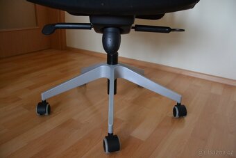 Kancelářská židle Ikea Markus PC 4.490,- ZÁNOVNÍ - 6