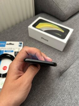 Prodám iPhone SE2020 64gb (100% kondice baterie) - 6