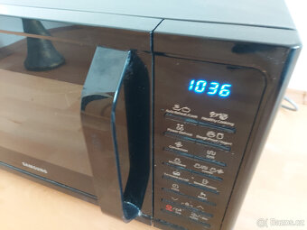 Mikrovlnná trouba s horkým vzduchem Samsung -TOP stav a cena - 6