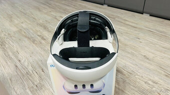 Meta Quest 3 128GB + Kiwi H4 Boost Head Strap - 6