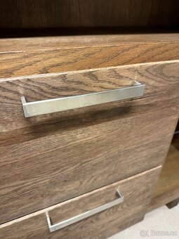 Dubová masivní vitrína/skříň - Master - 6