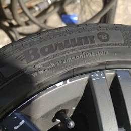 Alu disky+pneu 6,5x17, 5x108, ET 52,5 + pneu 205/50 R17 - 6