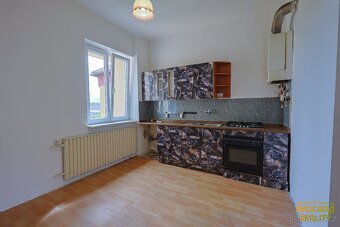 Prodej prostorného bytu 3+1 (93 m²) s vlastní zahrádkou - 6