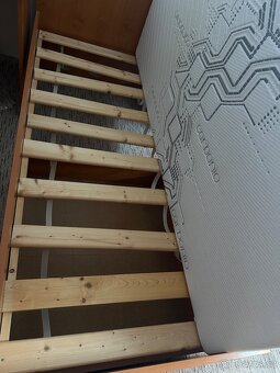 Postele s matracemi a psací stůl - 6