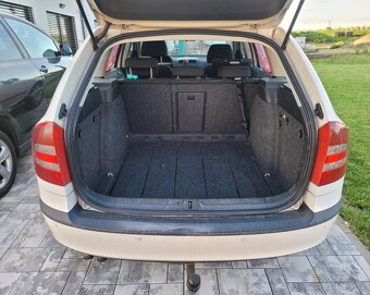 Škoda Octavia II 2.0TDI PD Ambiente Combi 103kw 2007 - 6