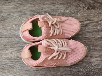 Dětské holčičí Nike tenisky, vel. 28 - 6