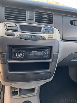 Hyundai Trajet 2.0 CRDi 7místné r.v. 2005 - 6