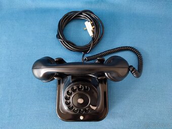 BAKELITOVY RETRO TELEFON značky TESLA. - 6