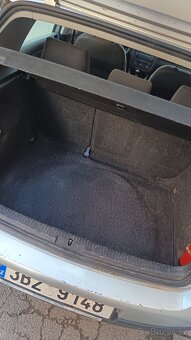 Volkswagen golf V 1.9 TDI 77 kw, nová STK - 6