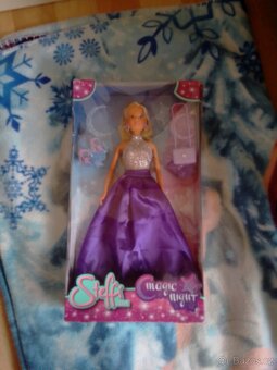 PRODÁM PANENKY TYPU BARBIE+STAVEBNICE - 6