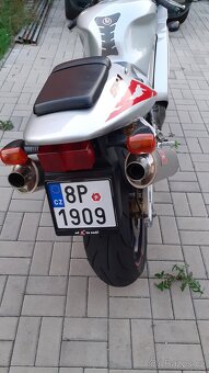 Honda VTR 1000 SP1 - 6