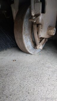 Zametací stroj Nilifsk SP 1000 s benzínovým pohonem - 6