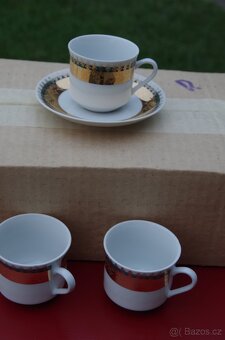 Souprava  hrnečků s podšálky z 80.léta - 6