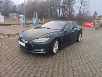 Tesla Model S 85 Free Supercharger - 6