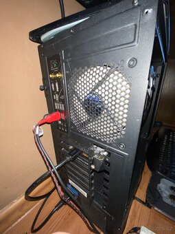 Kompletní PC s 3D obrazovkou - 6
