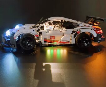 Osvětlení na LEGO® Technic 42096 Porsche 911 RSR - 6