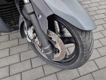 Yamaha X-Max 250 - 6