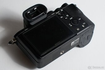 Sony A7II a originálny battery grip Sony - 6