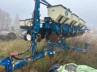 Secí stroj Kinze 3500 - 6