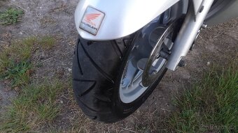 Honda Dylan 125 - 6