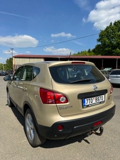 Osobní automobil Nissan Qashqai 2.0 4WD - 6