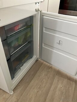 Lednice kombinovaná vestavěná - 6