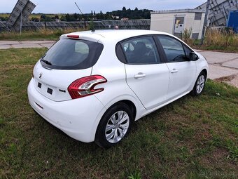 Peugeot 208 - 6
