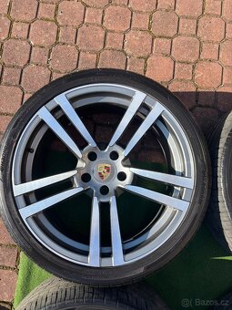 ALU kola R22 5x130 Porsche design - 6