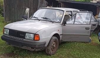 Škoda 120L + různé náhradní díly - 6