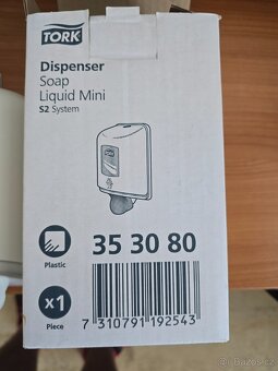 Tork neparfémovaný krém na ruce a tělo - 6