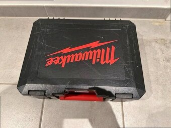 Milwaukee M12 aku šroubovák s příslušenstvím - 6