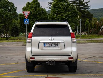 Toyota Land Cruiser 3.0I D-4D 190k Premium A/T 5m - 6