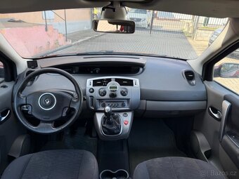 Renault Megane Scenic 1.5 dCi - 6