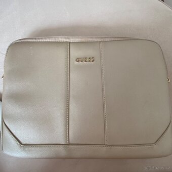 MacBook Air 2017 + externí disk 1TB + Guess obal - 6