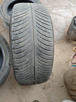 Prodám zimní pneumat Michelin 255/50 R19 - 6