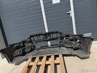 Přední nárazník Audi A6 4G 2012, kód barvy LX5N - 6