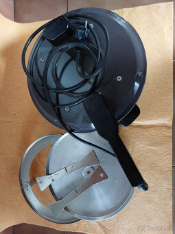 Prodám lustr a stropní světlo, remosku, krejčovskou loutku. - 6