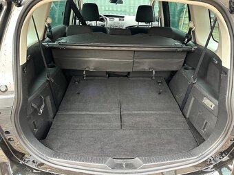 Mazda 5 2.0 110kW 2012 136289km 7.míst - 6