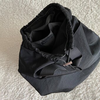 Nový černý batoh Reserved - 6