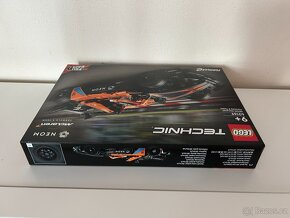 LEGO Technic 42169 NEOM McLaren Formula E Race Car - 6