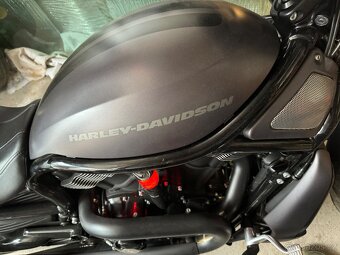 Harley Davidson Night Rod Special 6800km Čr. 2016 - 6