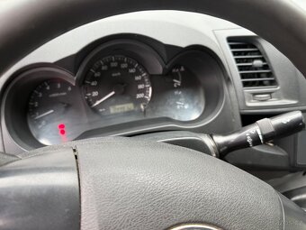 Prodáme Toyota Hilux Rezervace Do 25.5 - 6