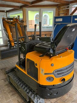 Minibagr BK1200AS Motor Kubota - 6