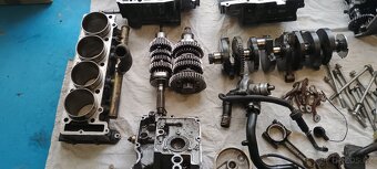 Kawasaki GPZ 1100 díly - motor - 6