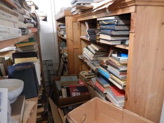 Knihy- větší množství, různé žánry, cena 10,-Kč za knihu - 6