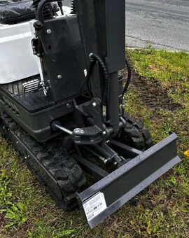 minibagr, bagr do budov, pásový bagr, rypadlo - 6