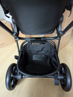 EasyWalker kočárek a Cybex autosedačka se základnou - 6