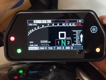 Yamaha YZF-R1 2022 - 6